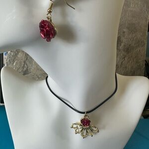 Elegant rose and gold jewelry - earrings and necklace set